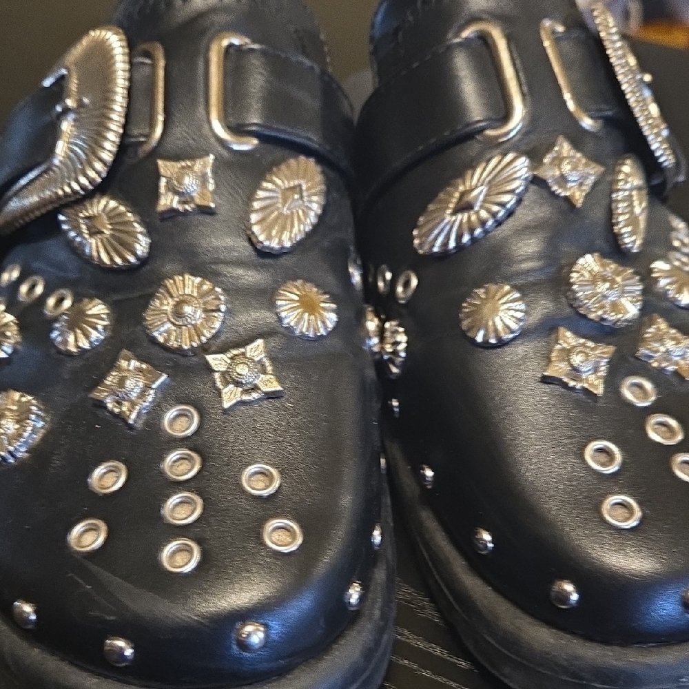 SHEIN Black Clogs with Silver Embellishments - Picture 5 of 8
